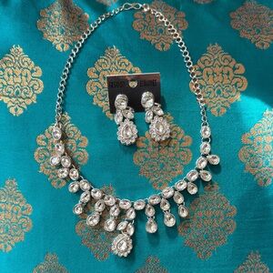 Elegant Silver Necklace and Earring Set